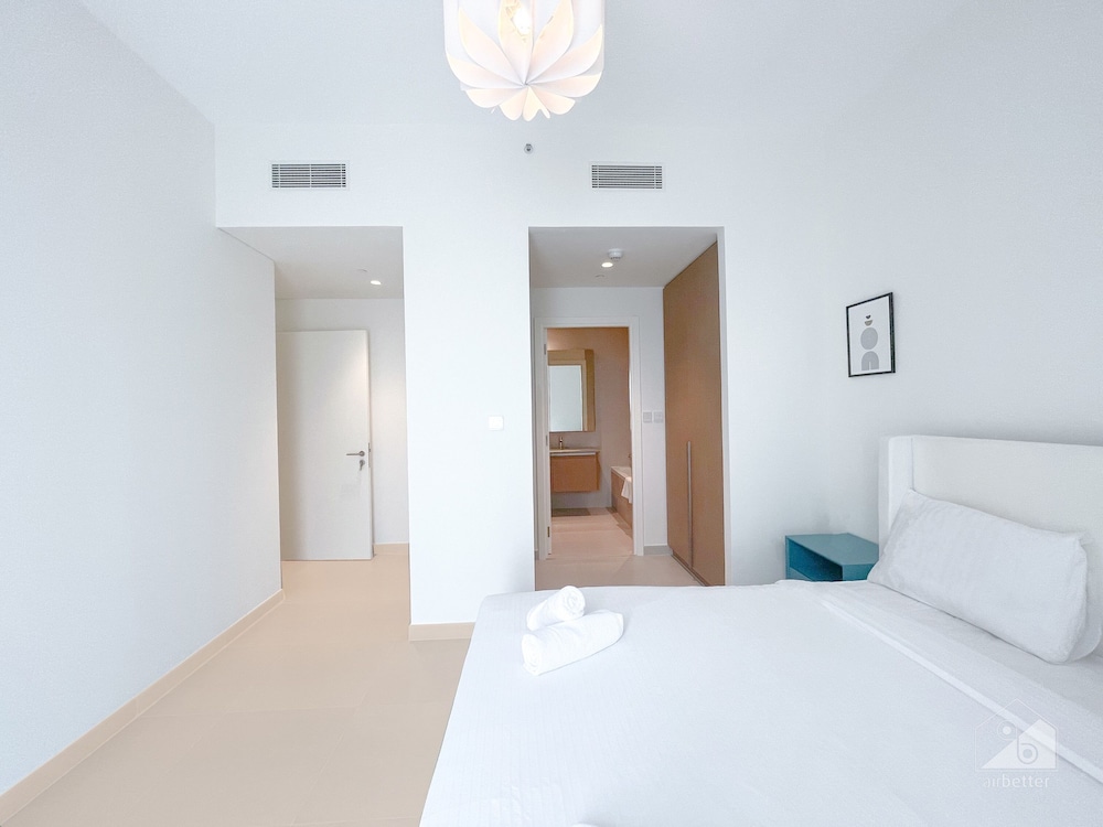 Creek Beach Dubai to Stunning 2B Apt with Balcony in Dubai Creek Harbour