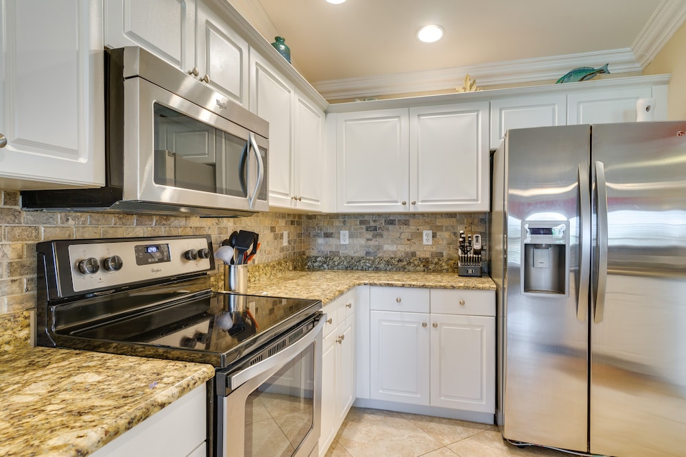 Family-friendly Home 10 Mi to Dtwn Cape Coral - Property Image 24
