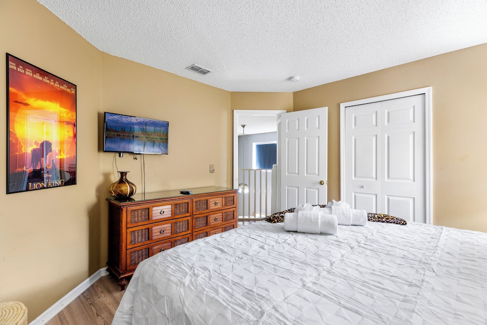 Relax & Unwind – Stunning Home W/ Private Pool!