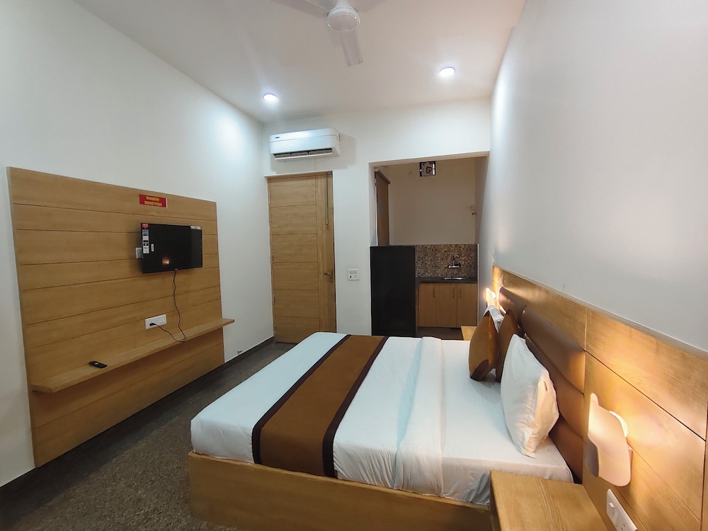 Hotel Devi Ram Atithi Bhawan Vrindavan By HRG