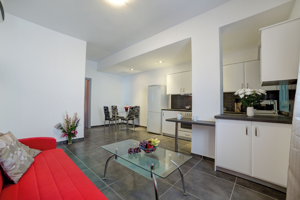 ADELPHI APARTMENTS