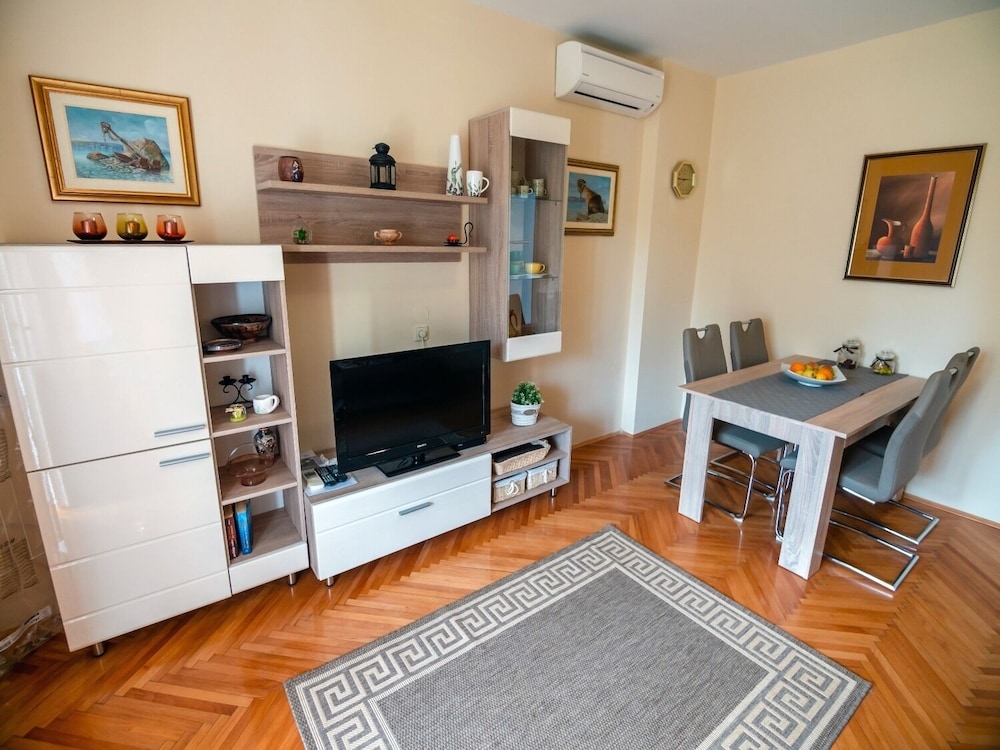 Keko - 100 m From the Beach - A1 view 2