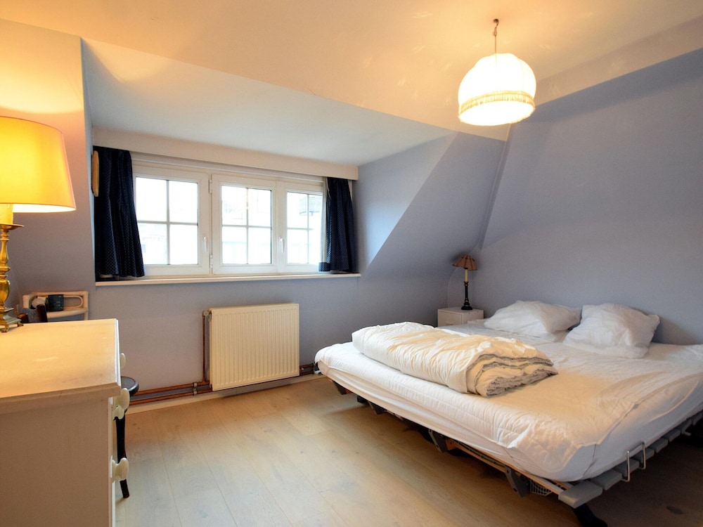 Beautifully Renovated House Centrally Located