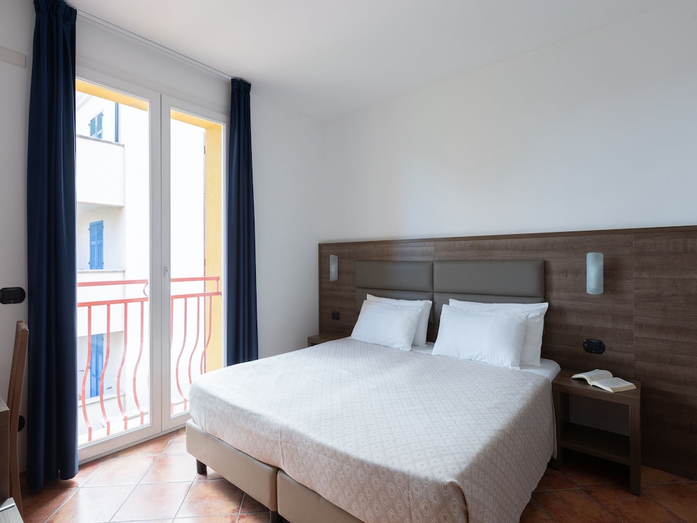Residence Near the sea in Loano 4200