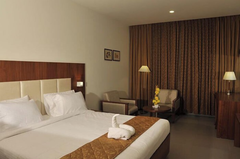 dhanalakshmi srinivasan hotels pvt ltd