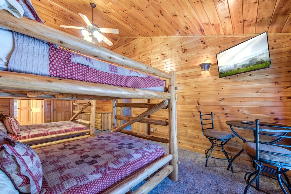 Hemlock Inn by Jackson Mountain Rentals view 4
