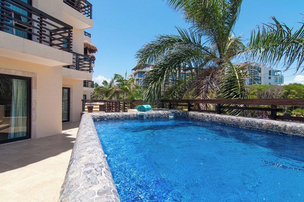 Aldea Thai Tropical Oasis near the Beach