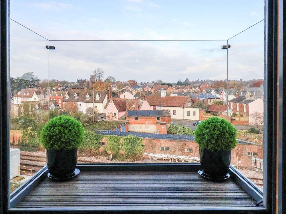 Woodbridge Penthouse