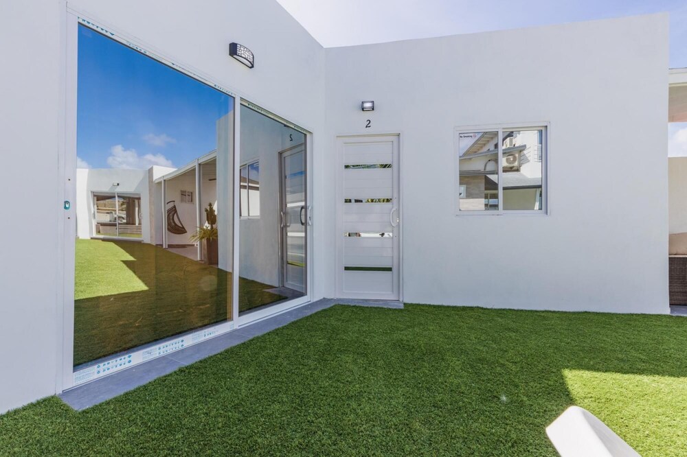 NEW Modern Stylish 6BR 6BA Villa Near Palmbeach