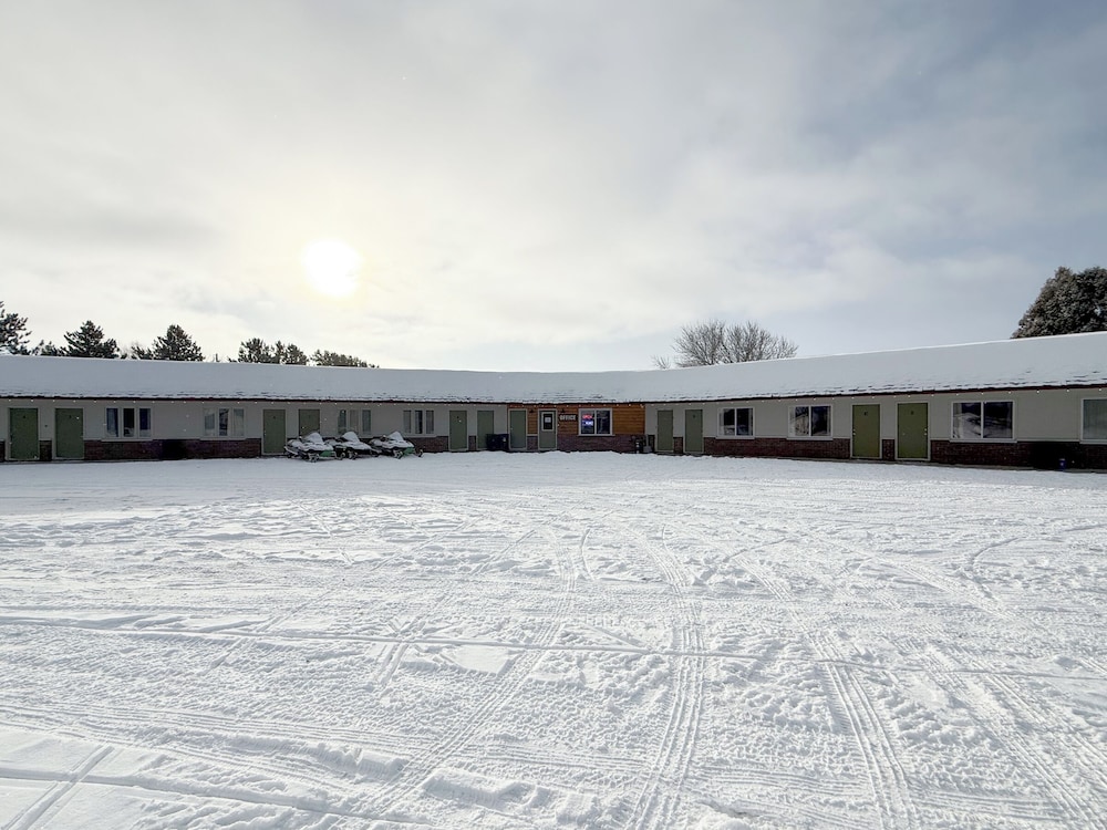 The Trail Inn - Newberry, MI - 13467 M-28