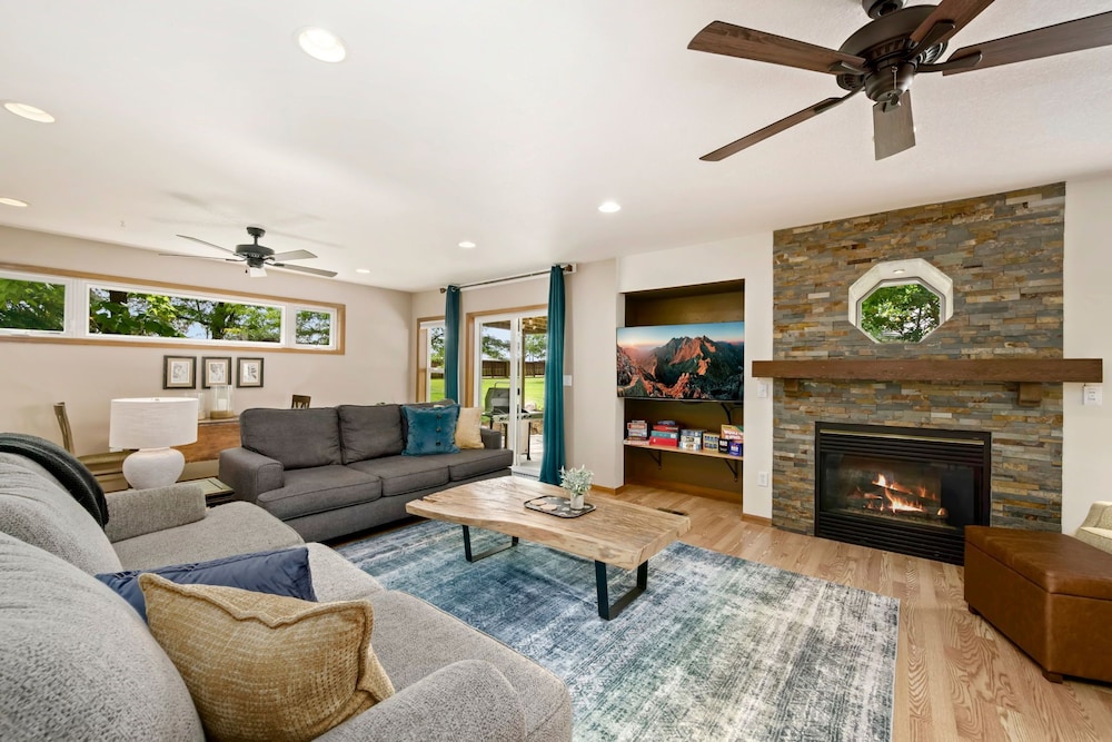 Shady Grove 4 King Beds, Dog Run & Outdoor Fun