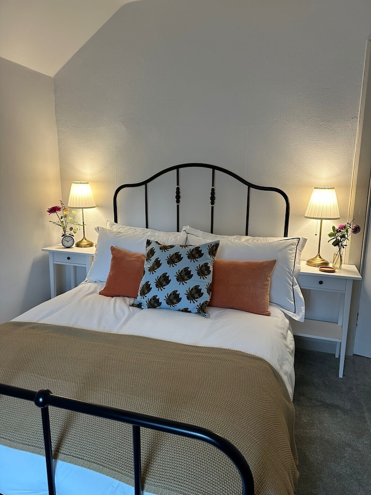 Berwick-upon-Tweed Vacations - The Victoria Hotel - Property Image 2