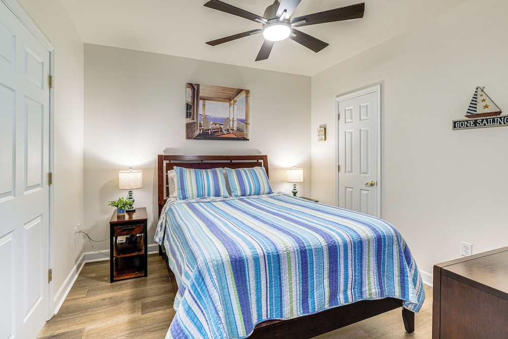 Smith Mountain Lake Retreat w/ Resort Amenities!