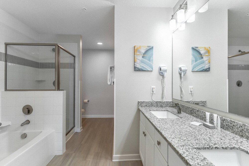 4001 Vista Cay