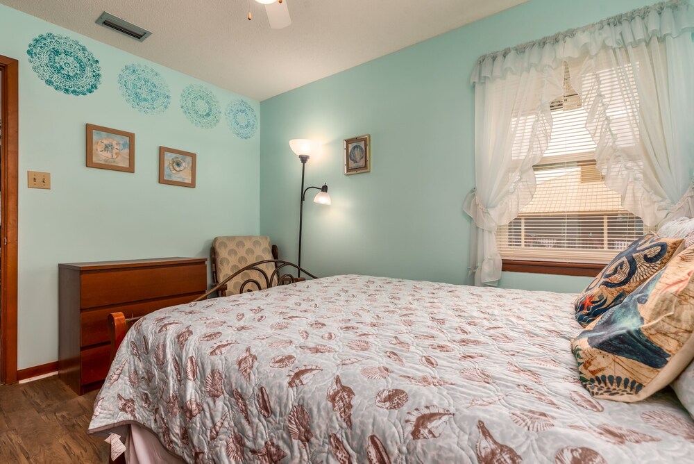 Palms 105 - 105 Pushmataha 3 Bedroom Home by RedAwning