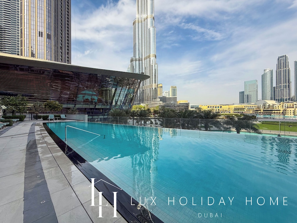 LUX The Grande Signature Skyline Suite 2