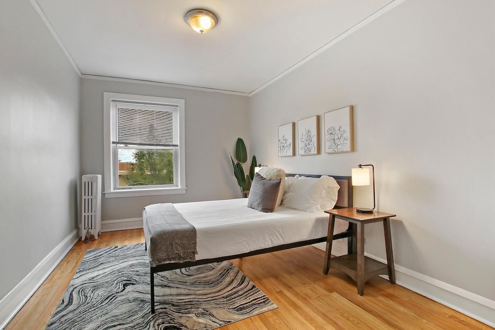 Charming 1BR in Old Irving - Cullom B3