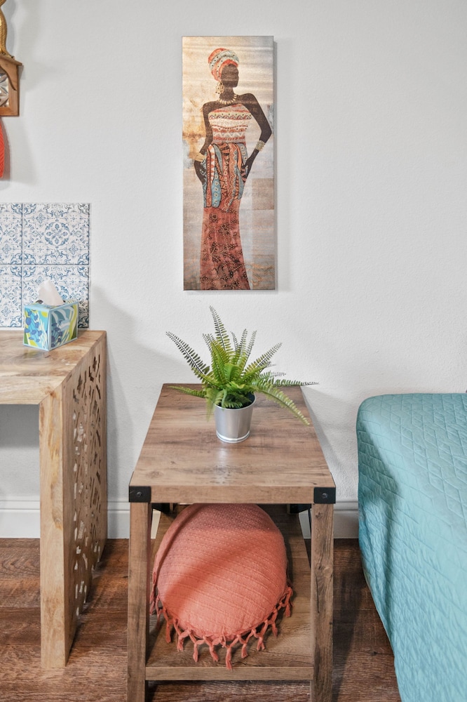 Cozy Spacious Allergy Friendly Retreat - 4BR