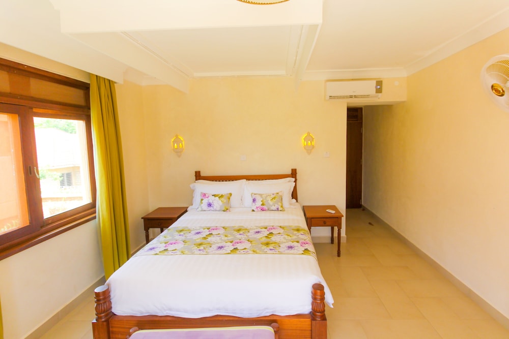 Luxury Private Villas in Diani Beach, Mombasa Kenya view 3