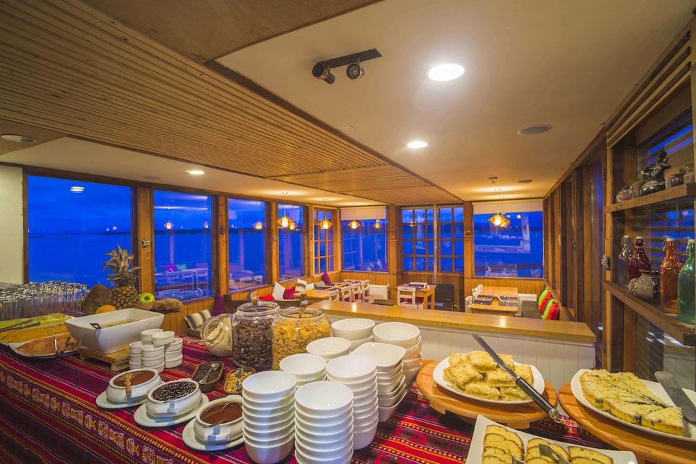 Weskar Patagonian Lodge