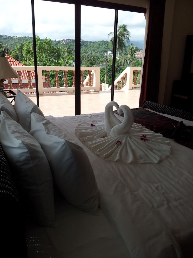 Baan Dork Bua Villa