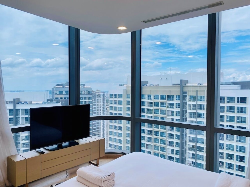 Serenity Serviced Apartments-Landmark 81