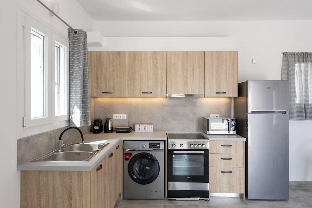 Parikia s Sunlight 2bedroom House