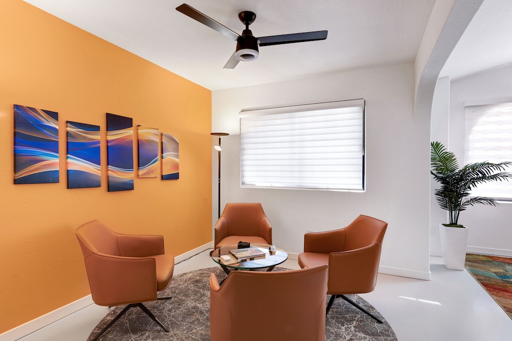 lounge