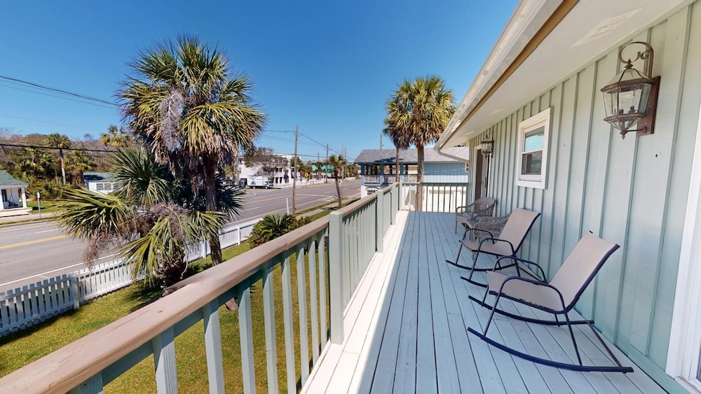 Peach on the Beach by Tybee Vacation Rentals