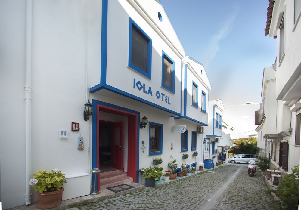 Iola Otel - Image 48