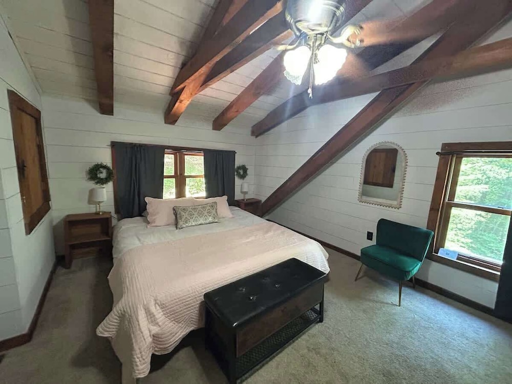 Outdoors Sleeps7 Family Getaway Fun Arcade