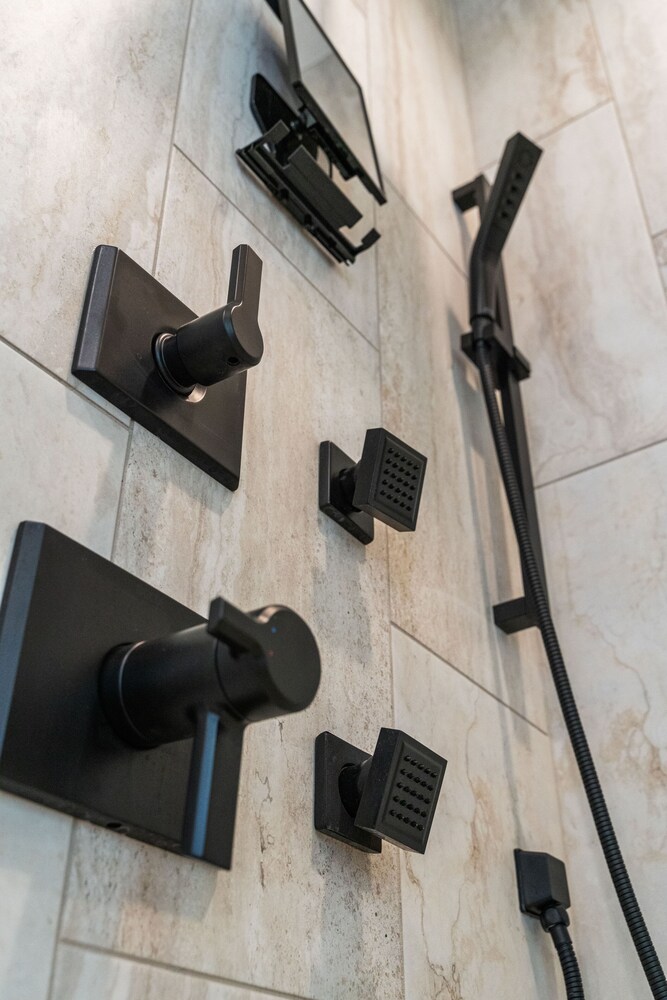 Sunset Dreams - Monthly Beach Rental 5 Bedroom Home by Redawning - Image 4