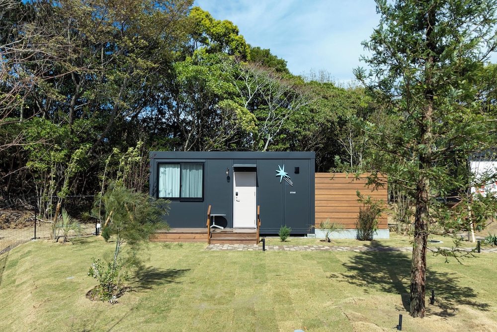 amarancia cottage hugging nature house