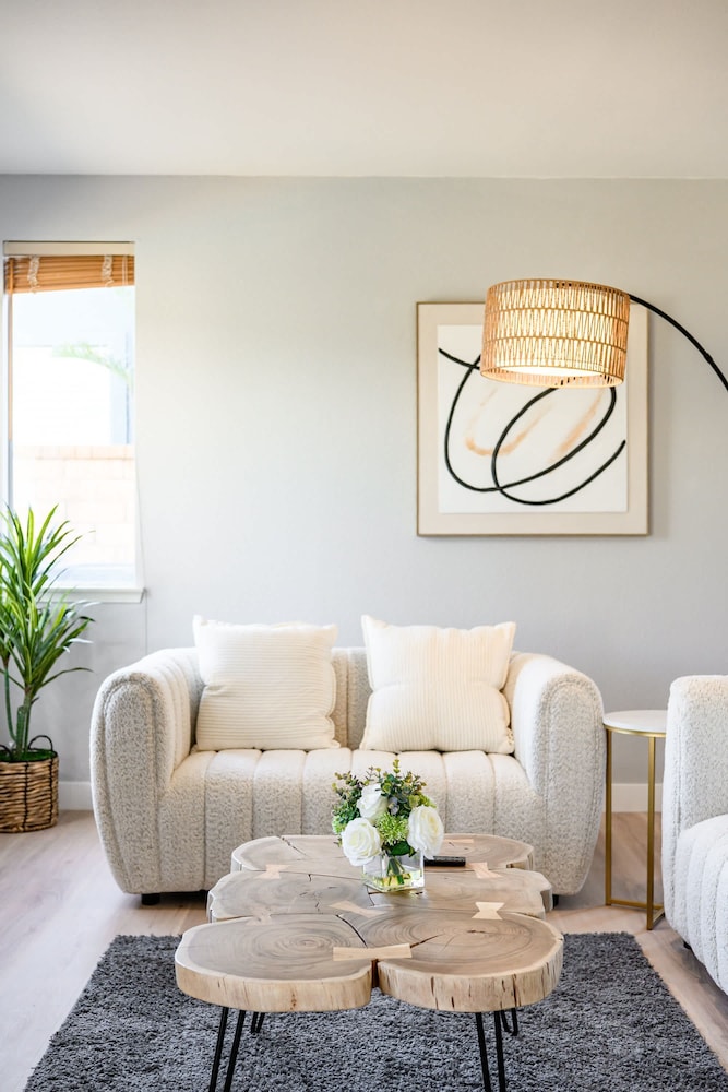 Bright Designer Home w Pool Near Everything