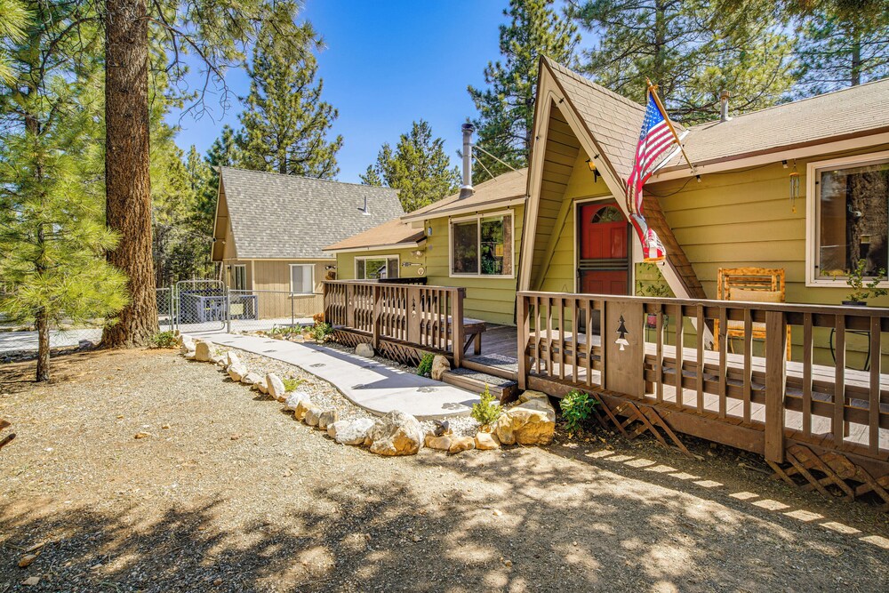 5 Mi to Big Bear Lake: Pet-friendly Gem Near Hikes