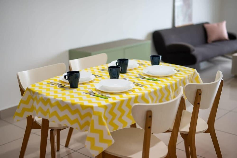 Bright & Modern 3BR Suite, Free Parking