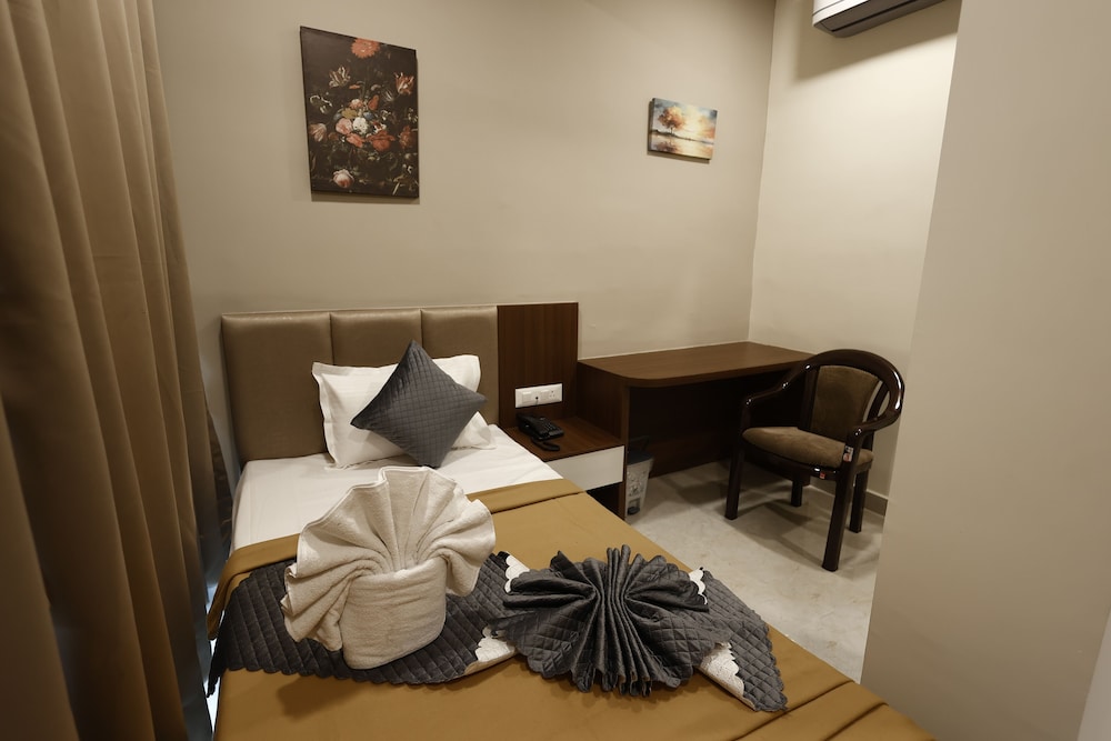 Hotel Raj Residency