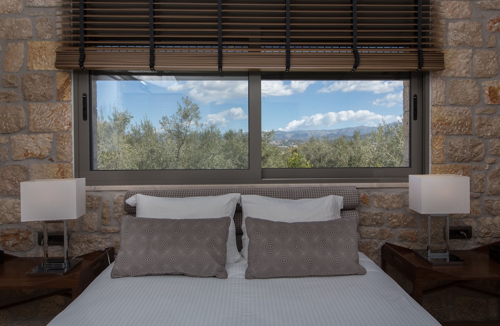 Anthemion Suites & Villas