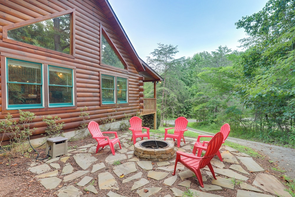 'moonshine Manor' Cabin w/ Hot Tub, Near Lake Lure view 5