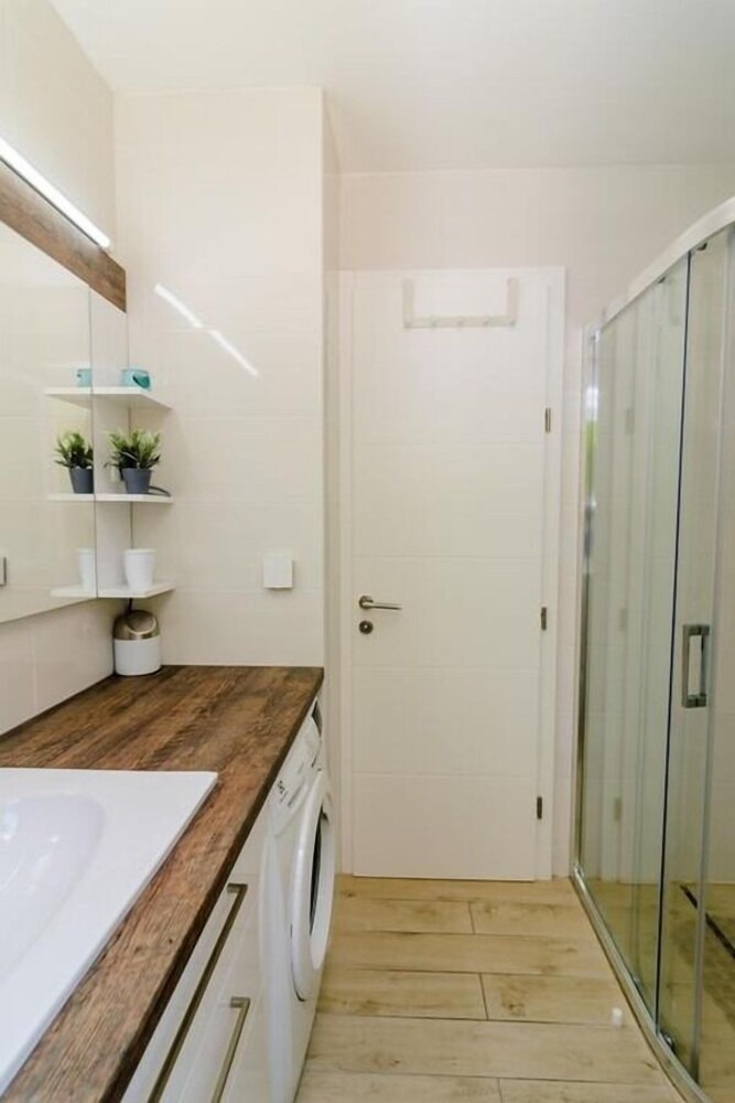 Mali Princ - Modern and Comfortable - A1 view 5