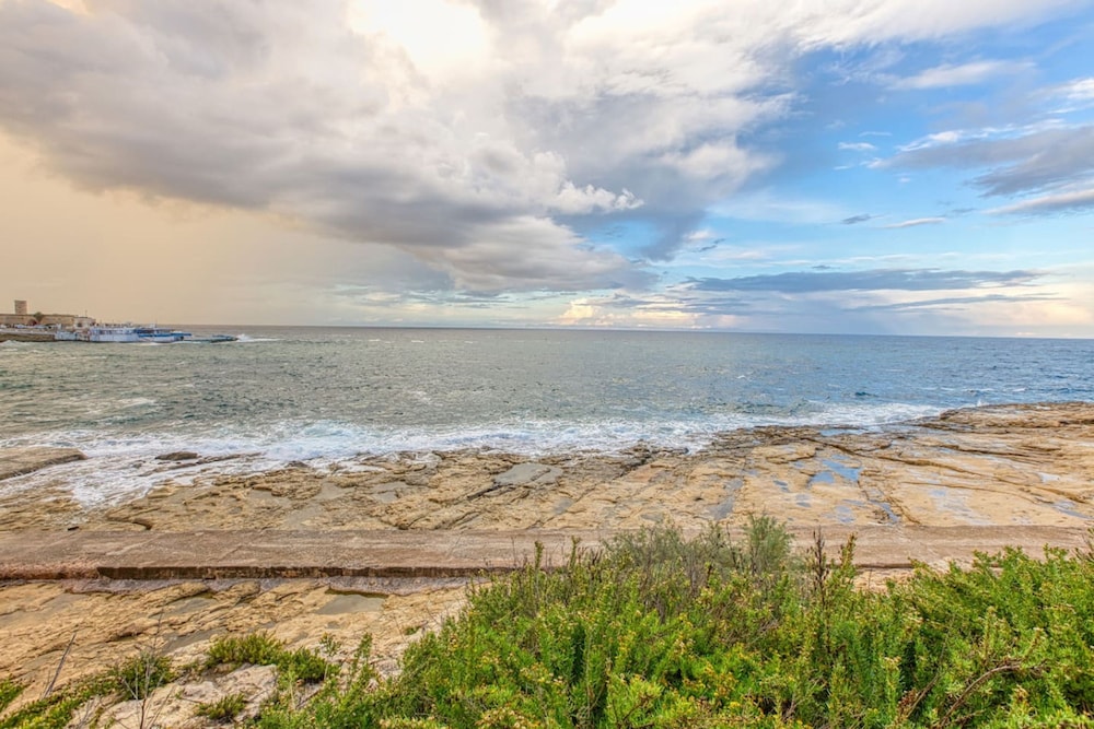 Benny s Seaside Escape Sliema