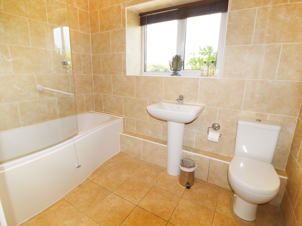 Shepton Mallet Vacations - Leigh Holt - Property Image 9