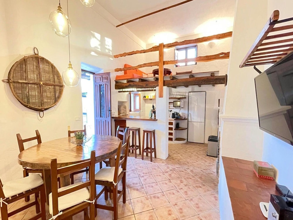 Holiday Home Near Stunning Beaches