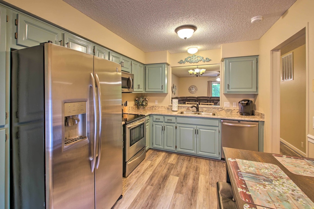 Furnished Deck & Grill: Hot Springs House