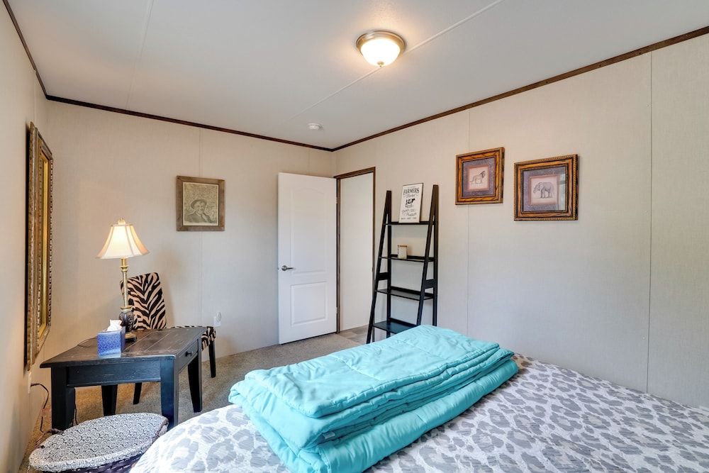 Peaceful Countryside Home w/ Yard in Hawley