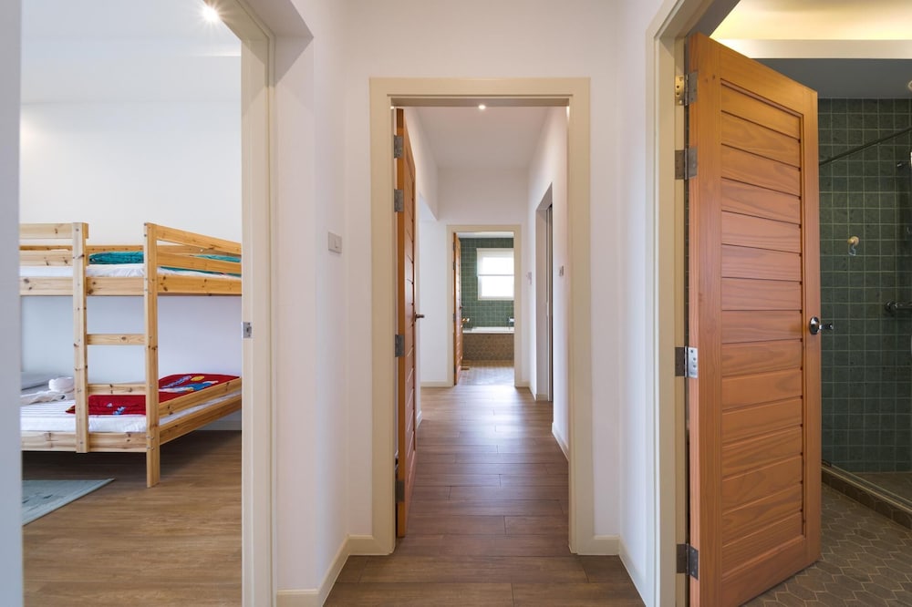 TropicalFamilyVilla w Pool&Garden ML103