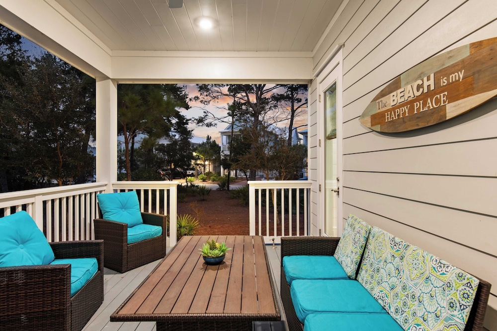 Walk to the Beach, Pool, 5bdr, 3 Porches Beach Sea-ker's Retreat by Avantstay