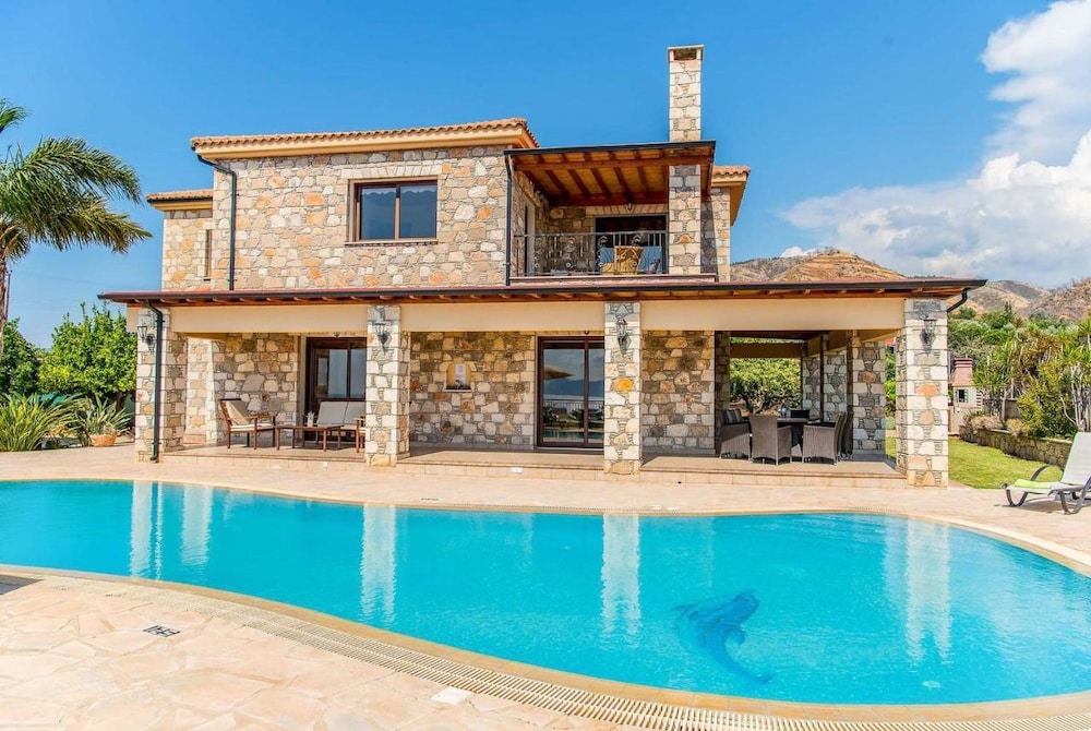 Sunset View Villa in Argaka