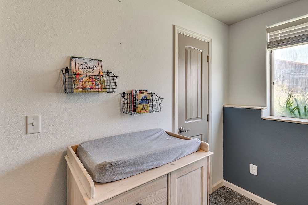 Walk to Downtown: Family-friendly Cody Home!