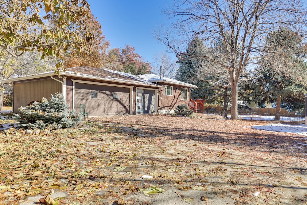 Lakewood Gem w/ Deck  7 Mi to Downtown Denver - Property Image 3
